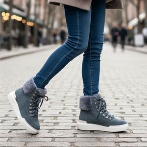 Vince Camuto Gray Fur-Lined Boots Size 8.5